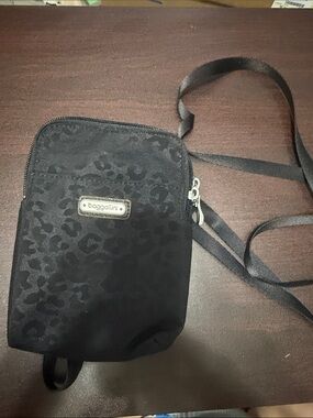 Baggallini Black Leopard Jacquard Crossbody Pouch with Silver Logo